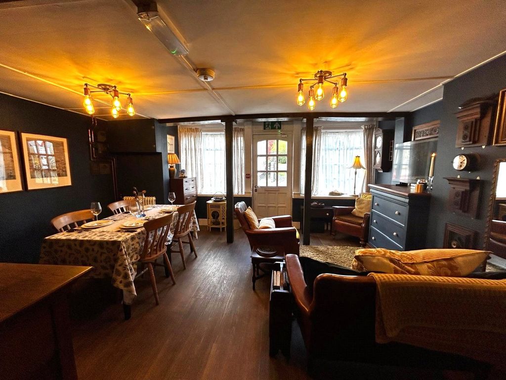 Property photo 3 of 21 Picture No. 27