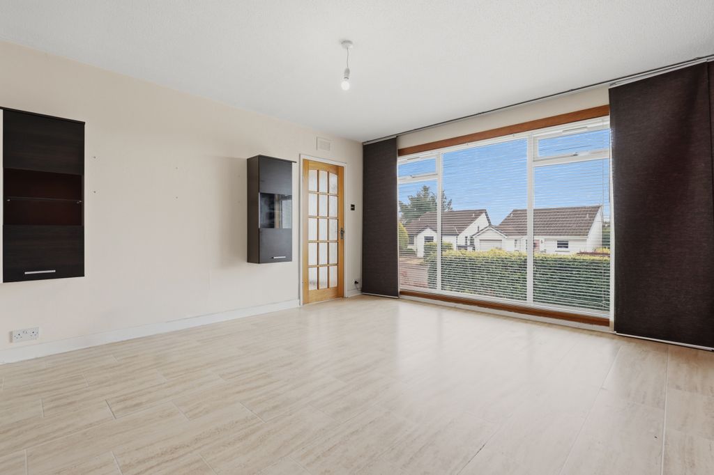 Property photo 2 of 44