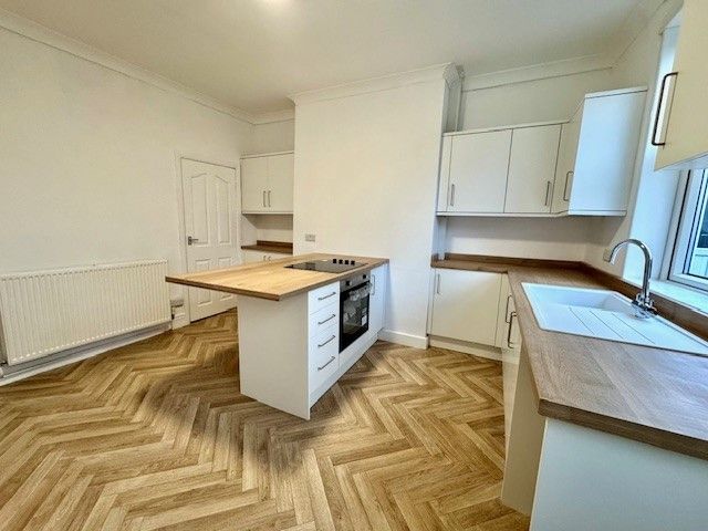 Property photo 3 of 9 Balcony