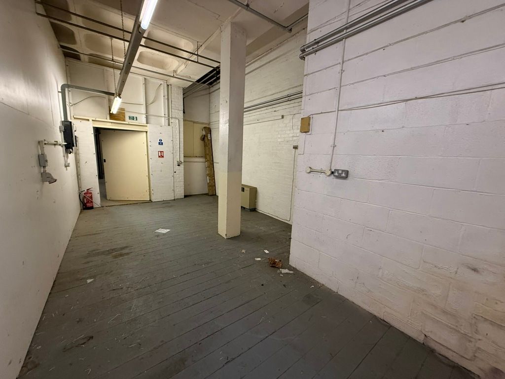 Property photo 3 of 6 Photo 17