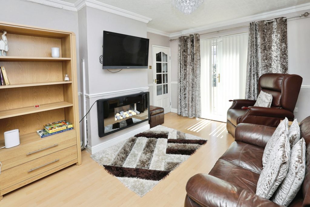 Property photo 3 of 15 Living Room