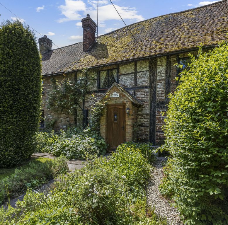 Property photo 1 of 14 Frontage