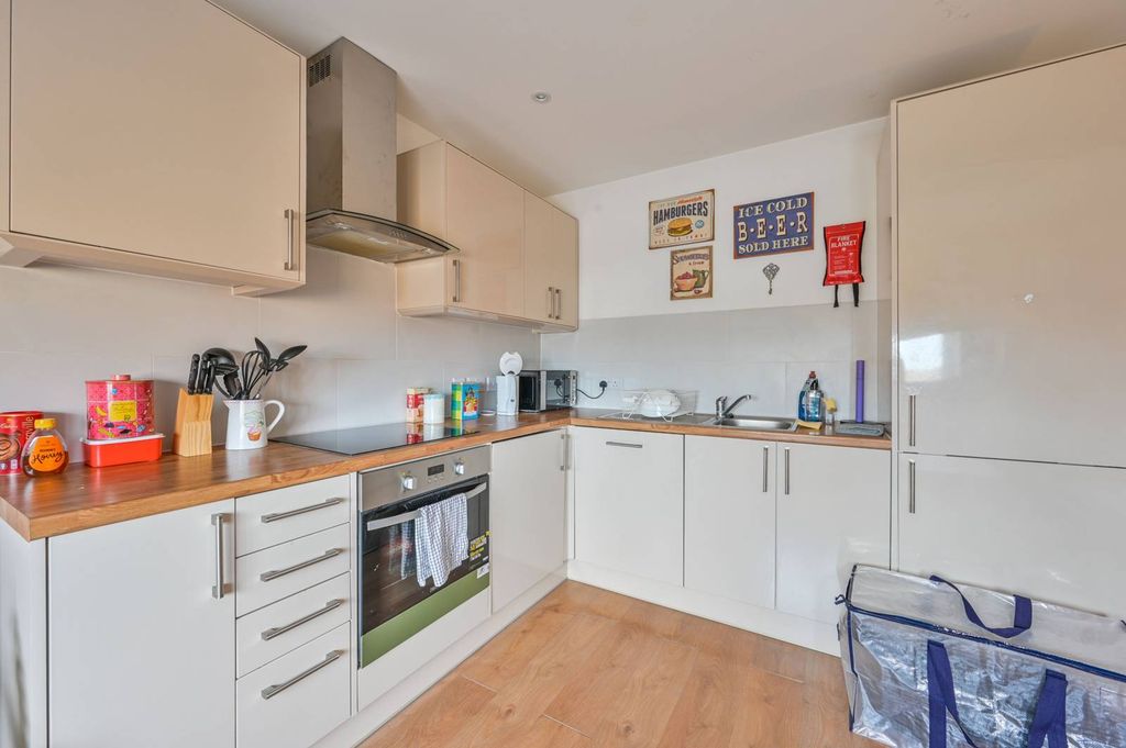 Property photo 1 of 5