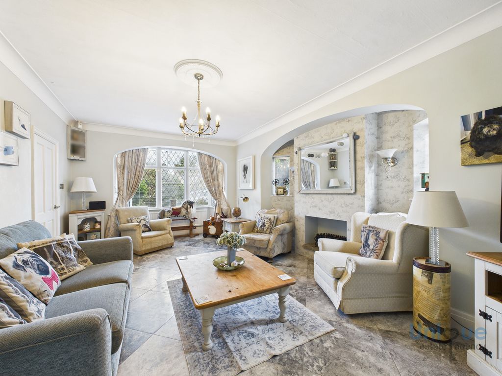 Property photo 2 of 35