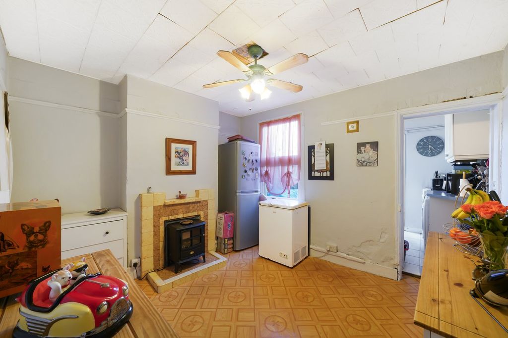 Property photo 3 of 7