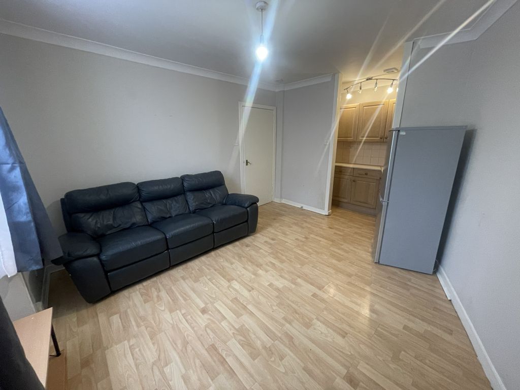 Property photo 2 of 7 Gallery
