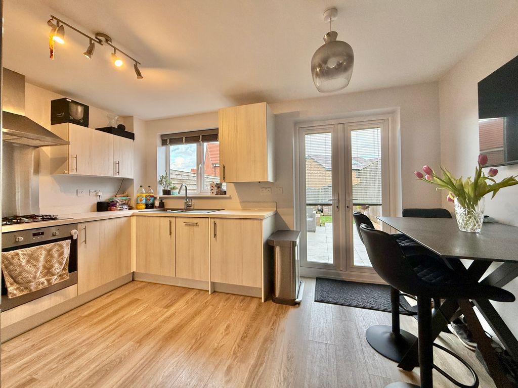 Property photo 2 of 14 Kitchen Dining