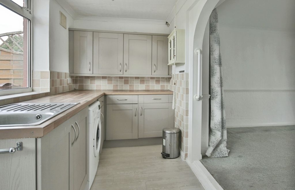Property photo 1 of 15 4303903