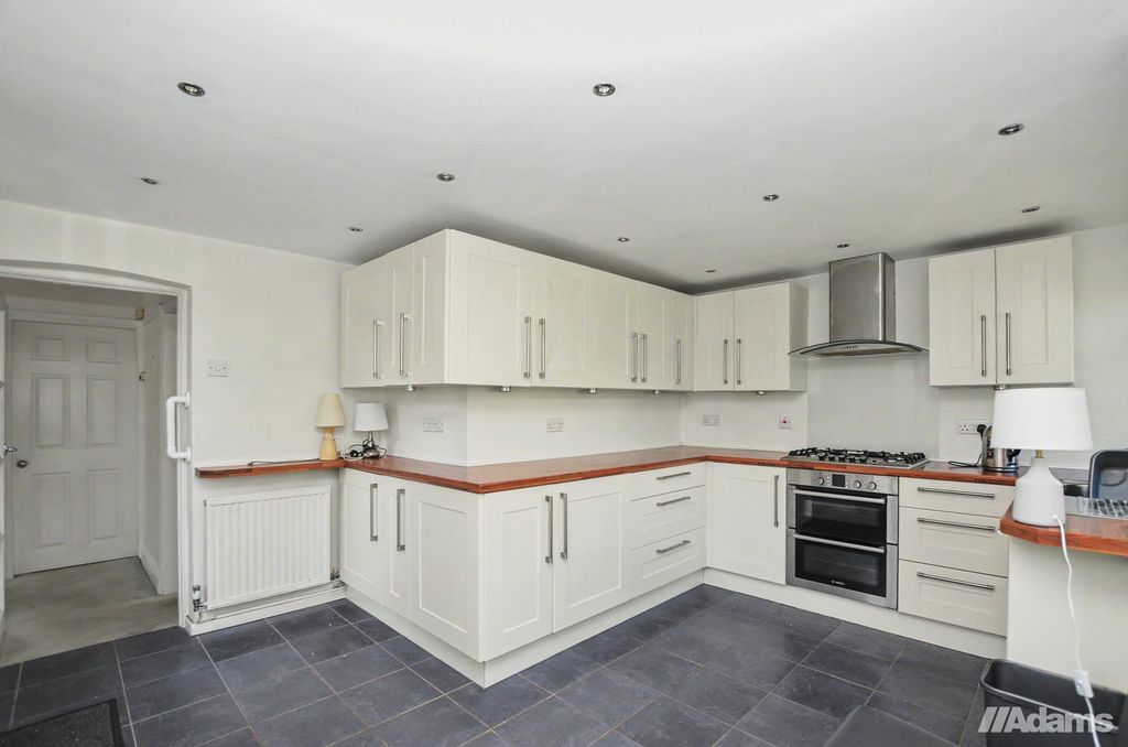 Property photo 2 of 41