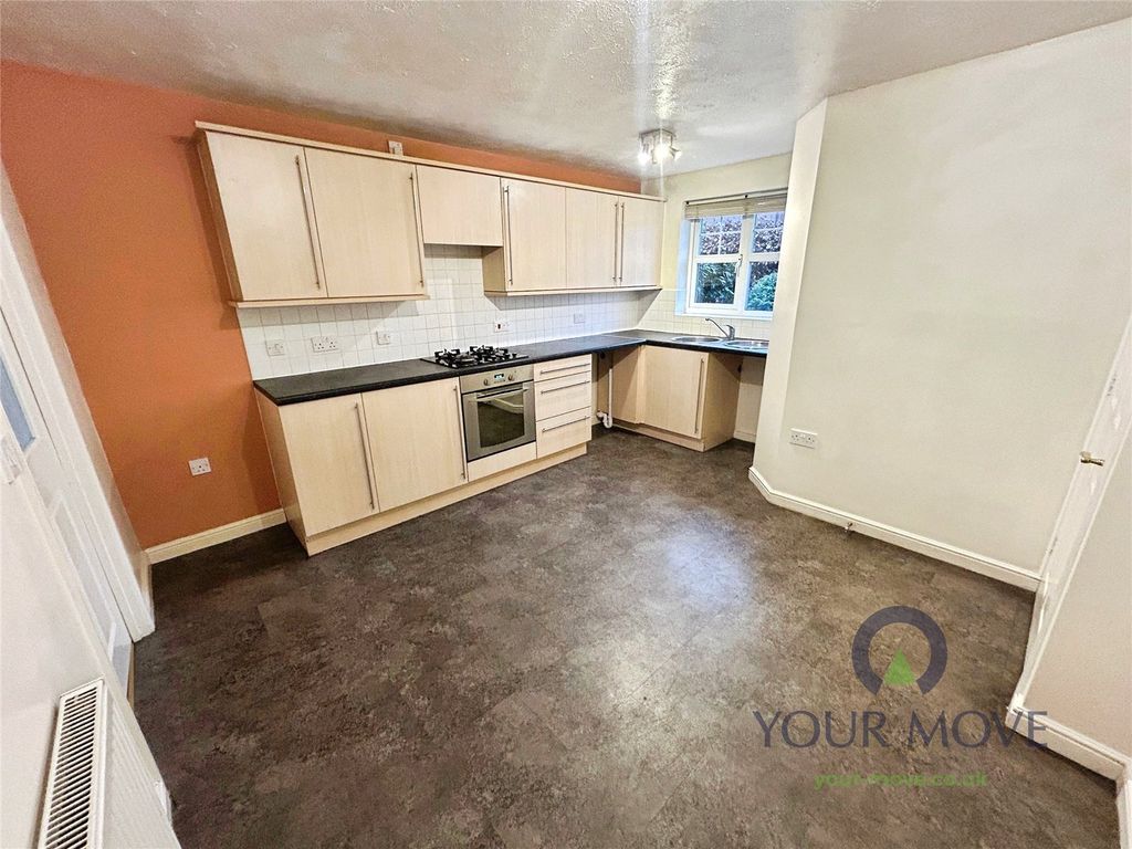 Property photo 2 of 12 Kitchen