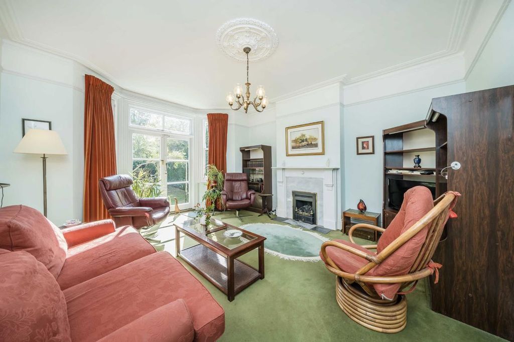 Property photo 2 of 8