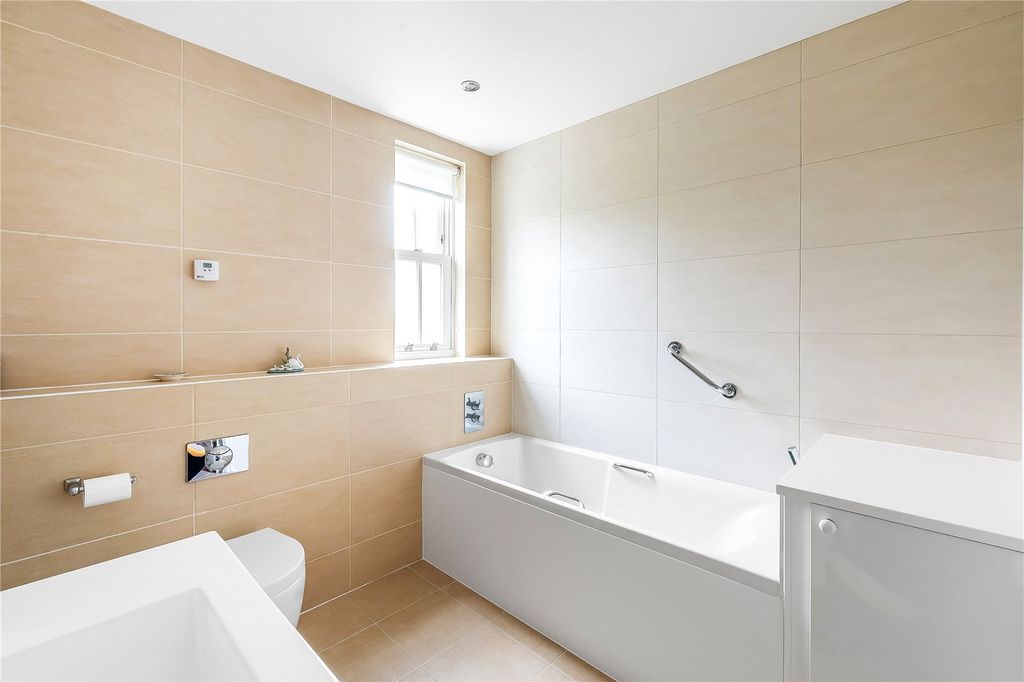 Additional image 12 of 3 bed flat for saleWest Hill, Oxted, Surrey RH8