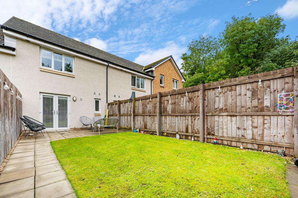 Property photo 2 of 30