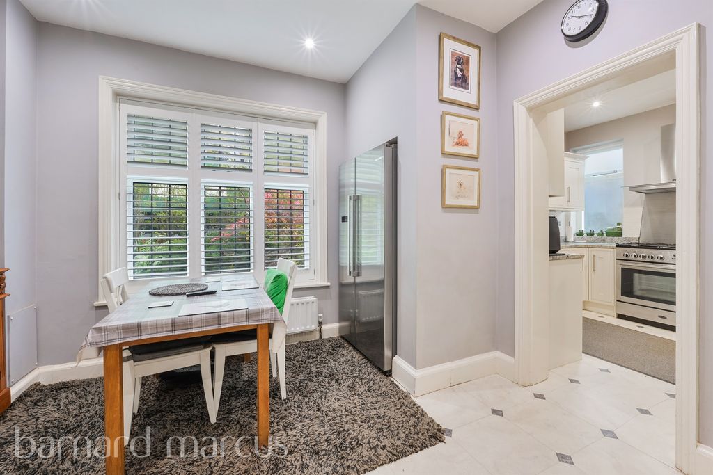 Property photo 2 of 19