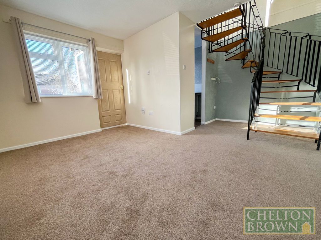 Property photo 3 of 11 Living Room