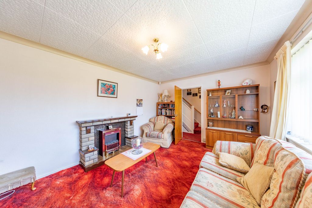Property photo 2 of 24