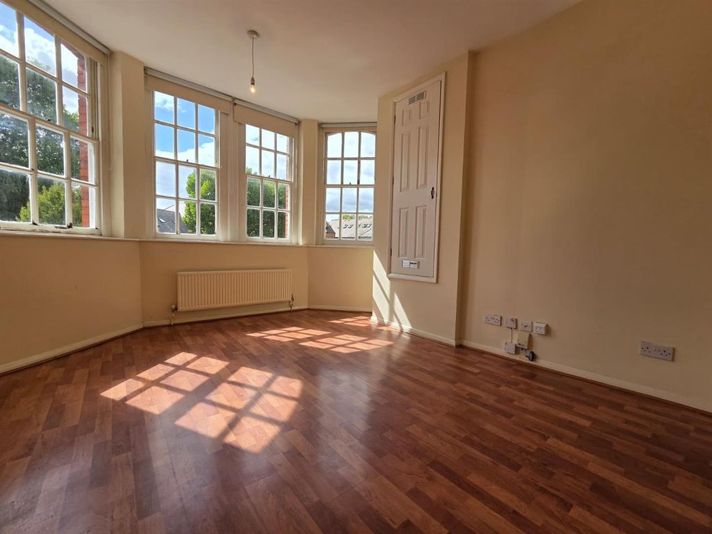 Property photo 2 of 13 6.Jpg