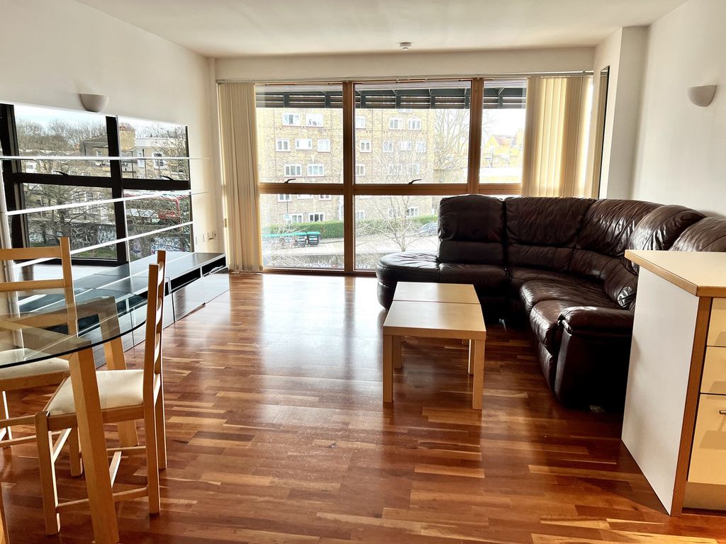 Property photo 2 of 11