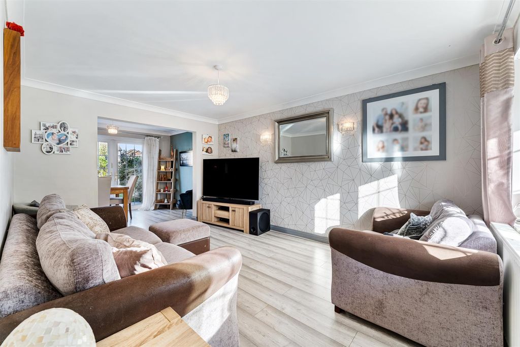 Property photo 3 of 49 45 Stafford Road-17.Jpg