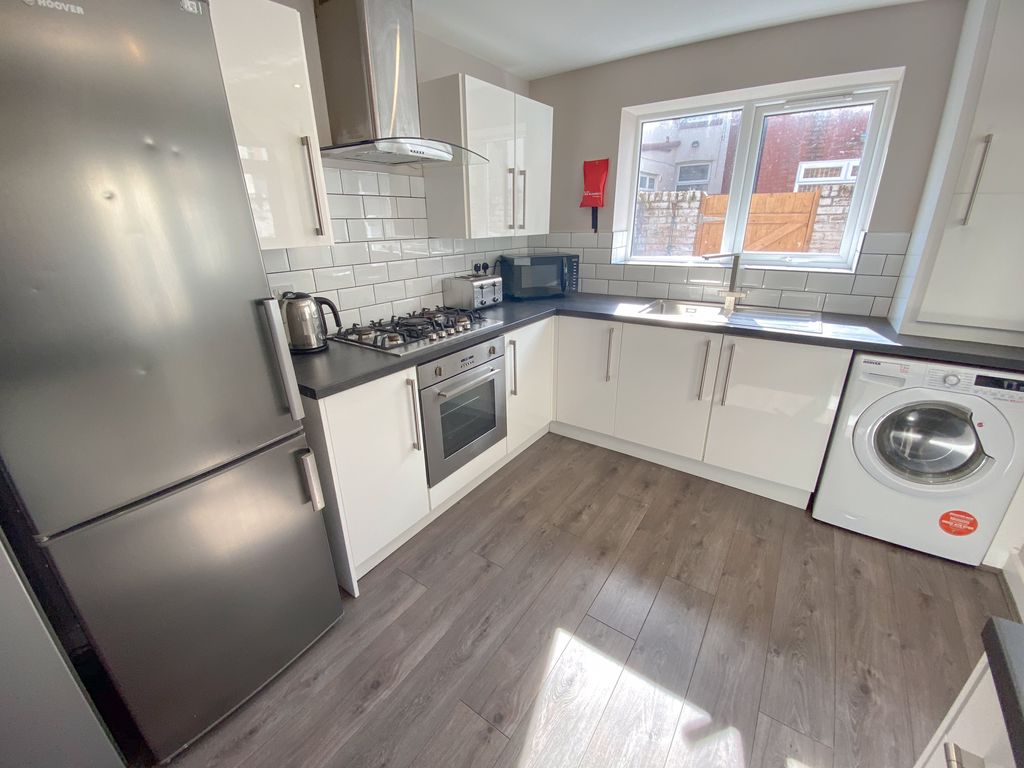 Property photo 2 of 12 11