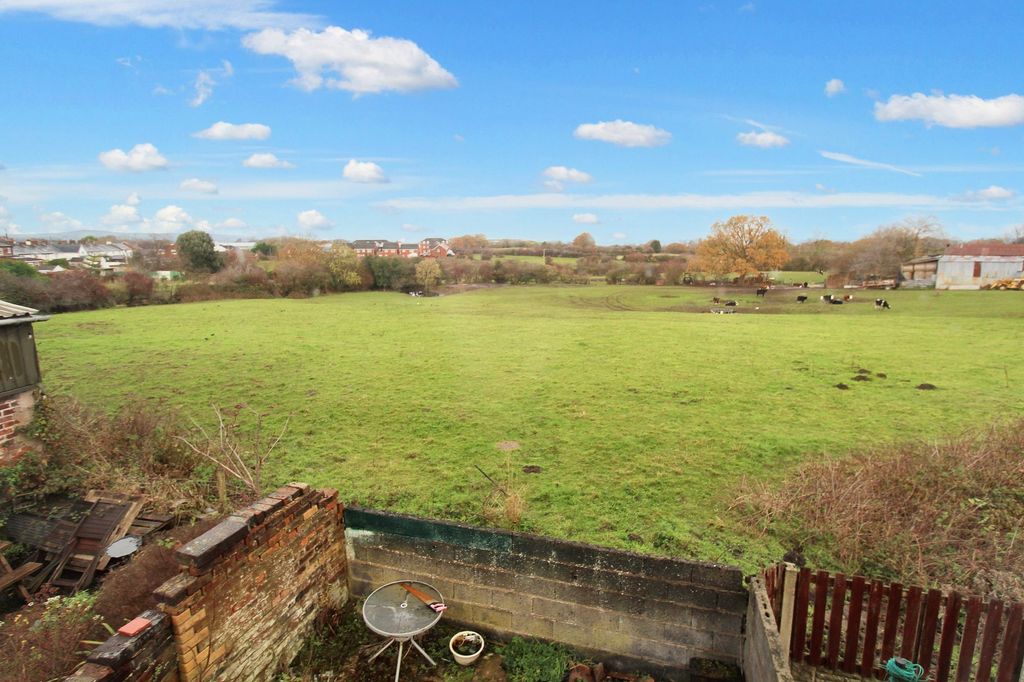 Property photo 2 of 18 View