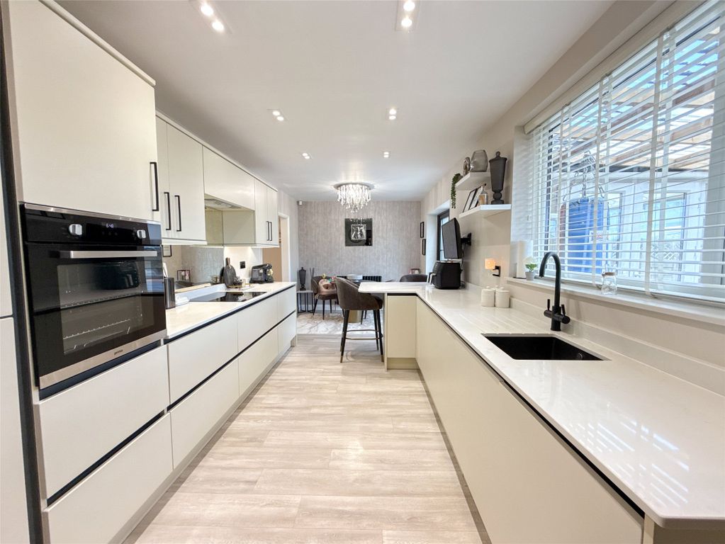 Property photo 2 of 29 Dining Kitchen