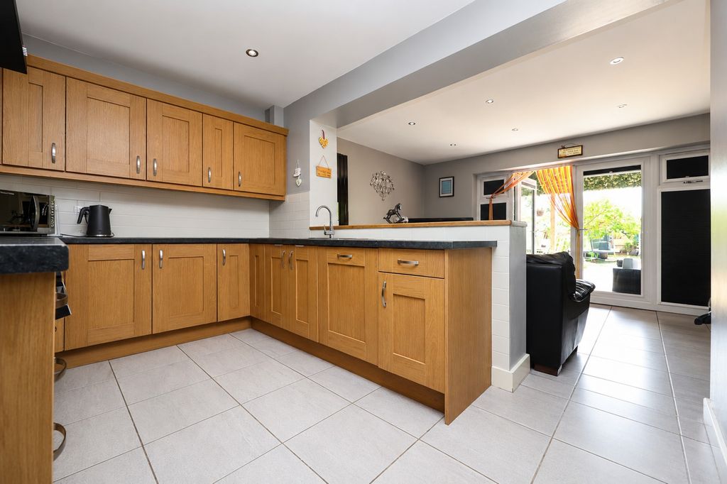 Property photo 3 of 21 5371262