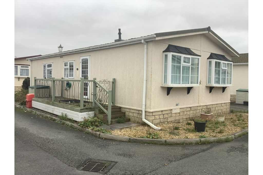 Property photo 1 of 11 Outside