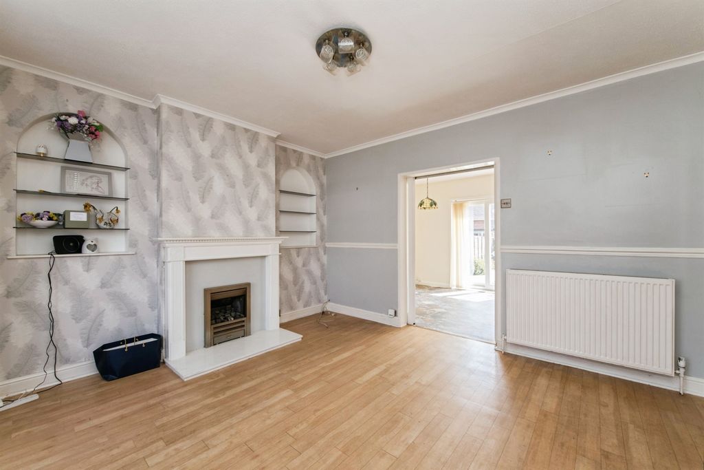 Property photo 2 of 12