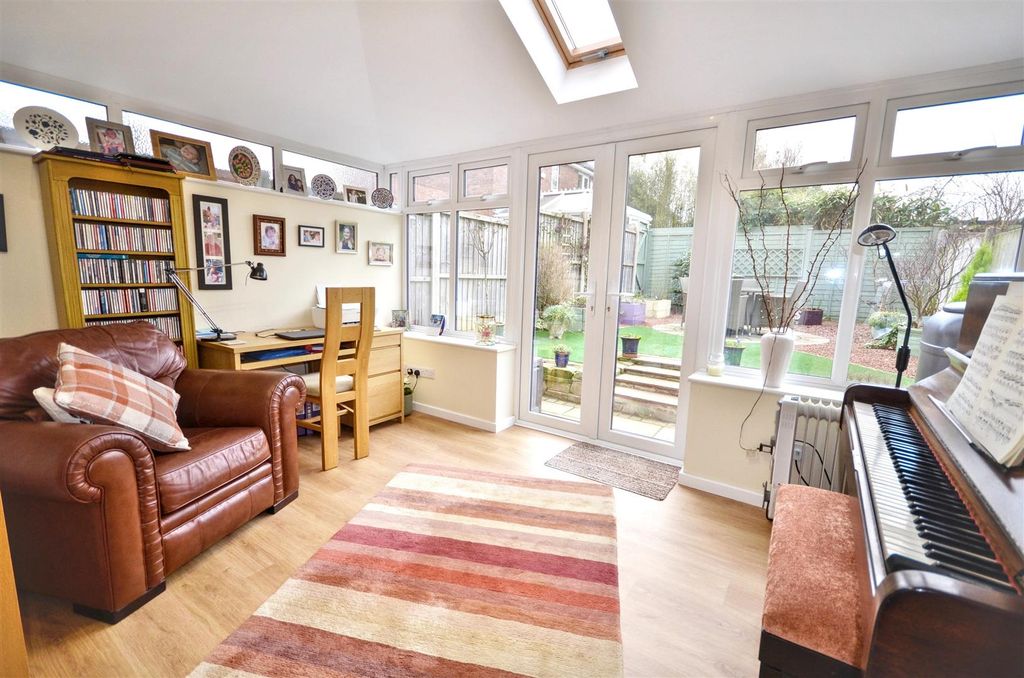 Property photo 3 of 22 Sitting Room