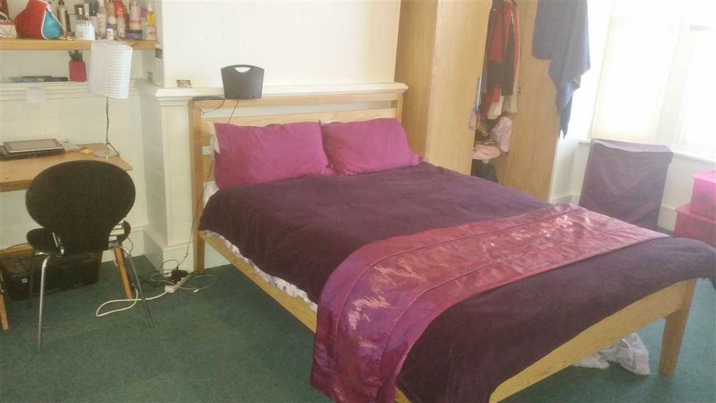 Property photo 2 of 5