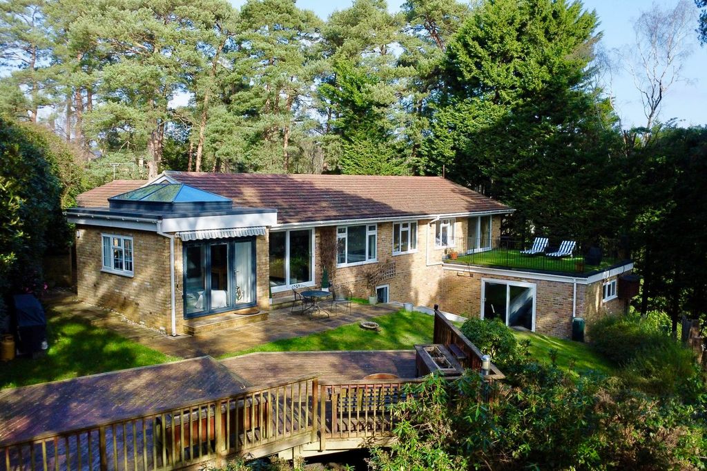 Property photo 2 of 27