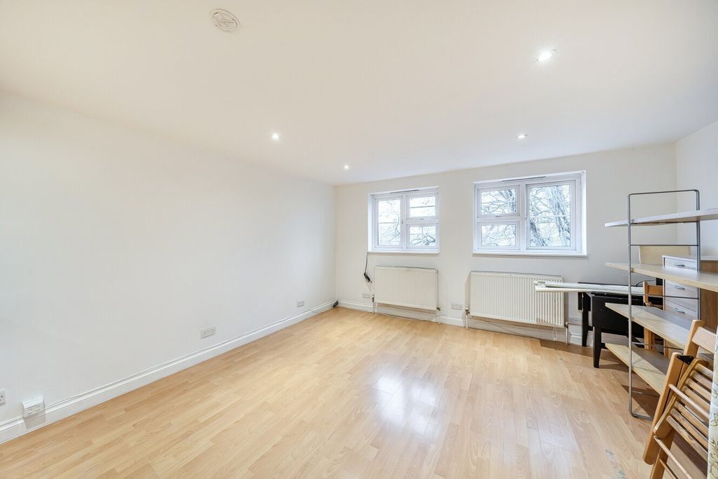 Property photo 2 of 6 Picture No. 14