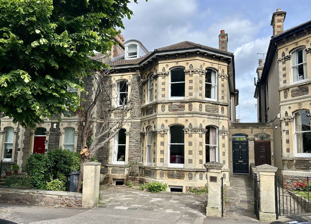 Property photo 1 of 19 External