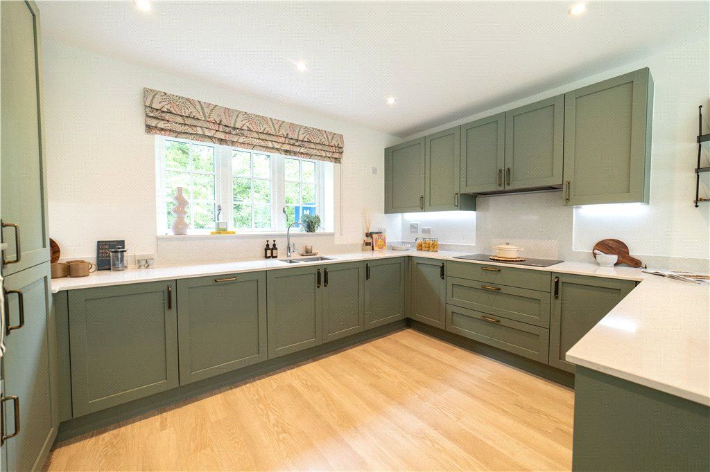 Property photo 2 of 27 Picture No. 28