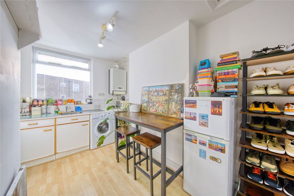 Property photo 3 of 6 Picture No. 11