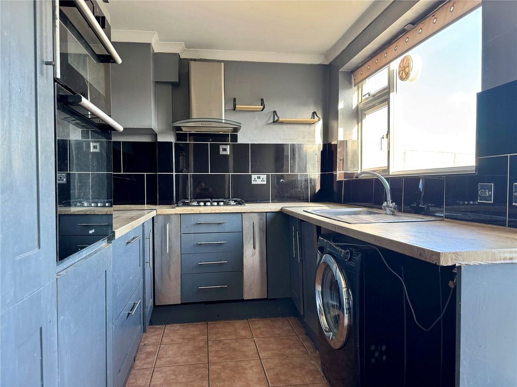 Property photo 3 of 12 Picture No. 16