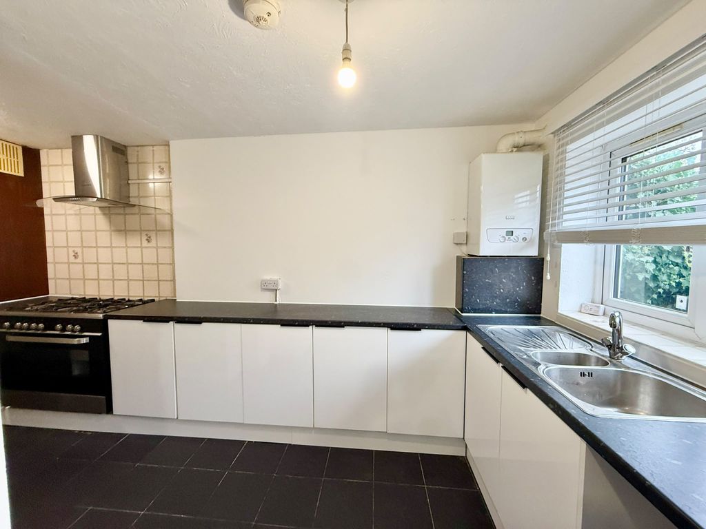 Property photo 3 of 16 Gallery