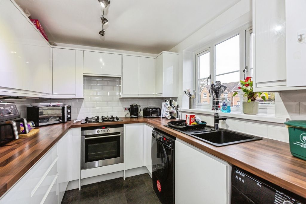 Property photo 3 of 19 Photo