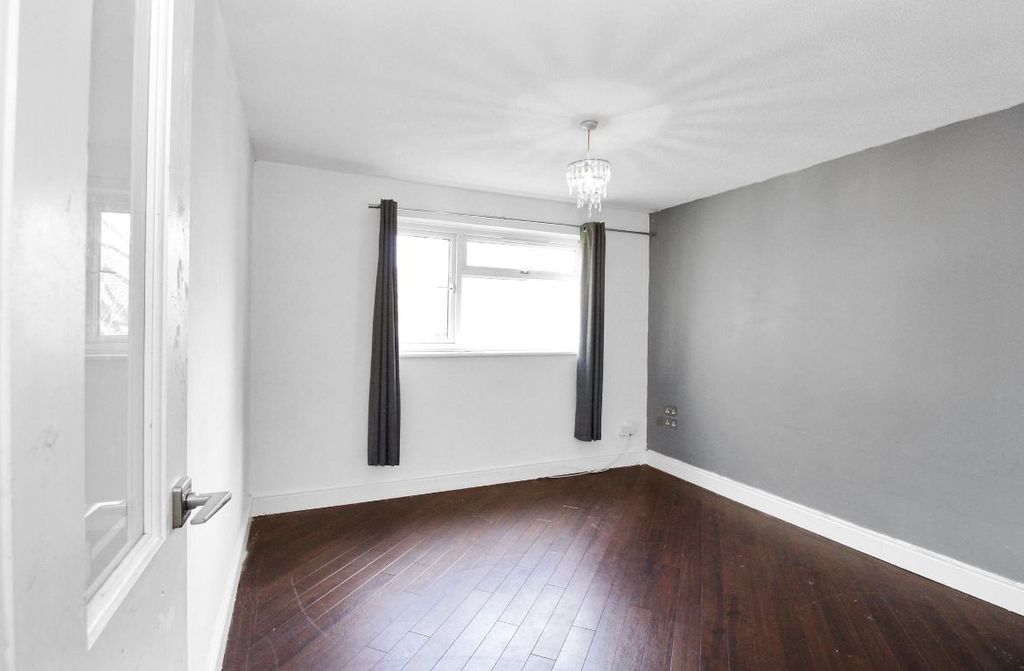 Property photo 2 of 8 2044