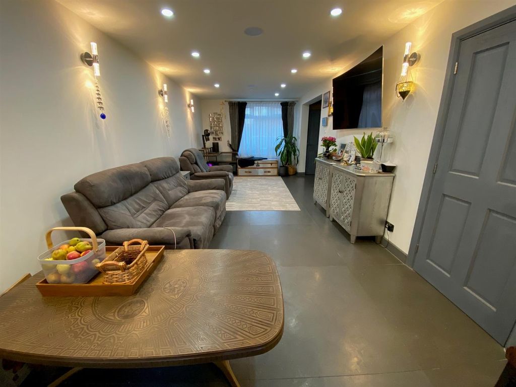 Property photo 3 of 51 A57.Jpg