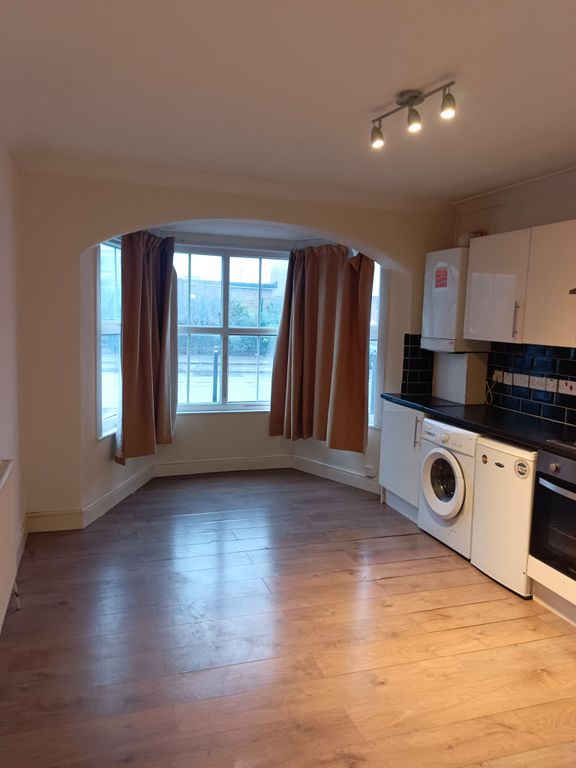 Property photo 2 of 7 Gallery