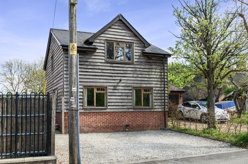 Property photo 1 of 16 1439464-23-69E63F...