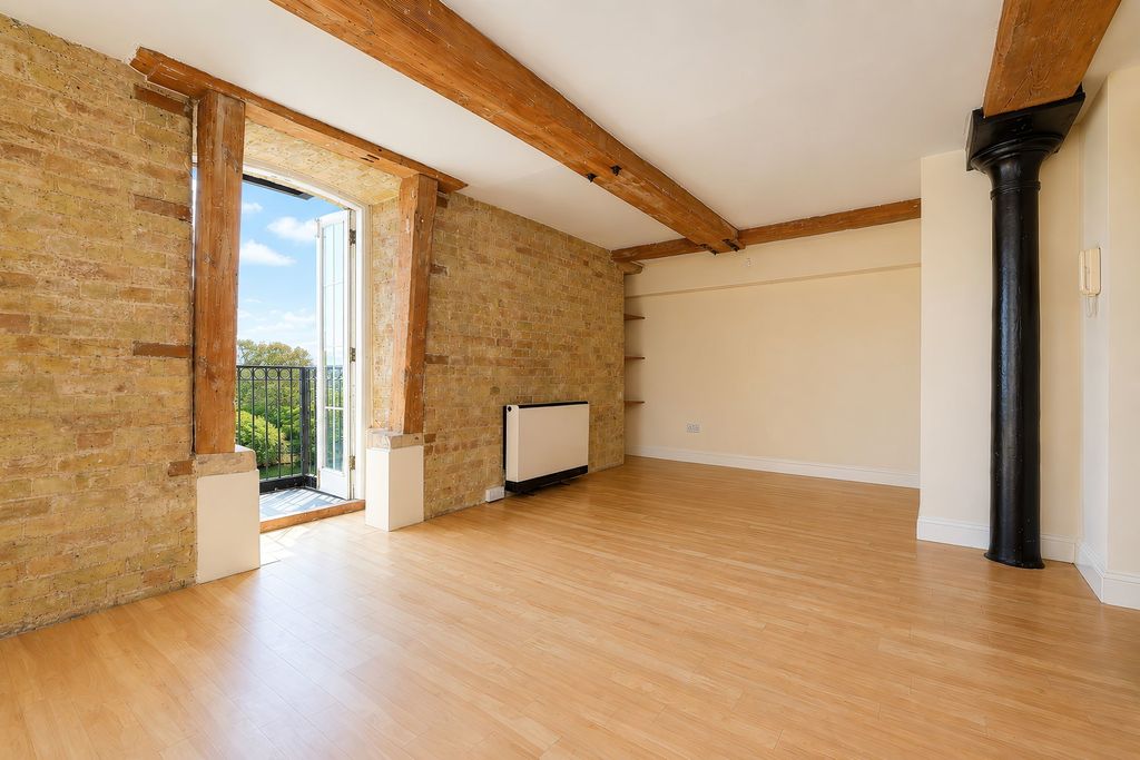 Property photo 3 of 9