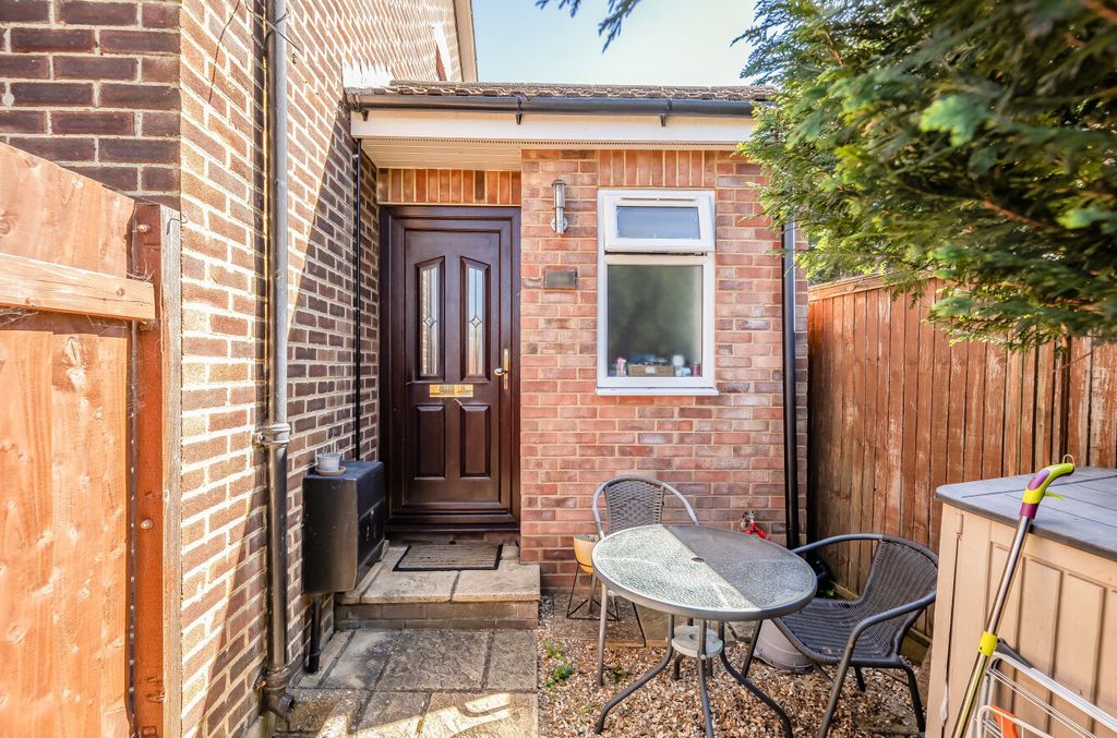 Property photo 2 of 22 Annexe Entrance