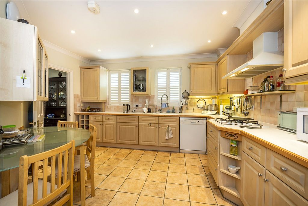 Property photo 2 of 22 Picture No. 33