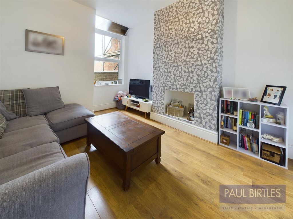 Property photo 3 of 15 Cam04378G0-Pr0023-Still008.Jpg