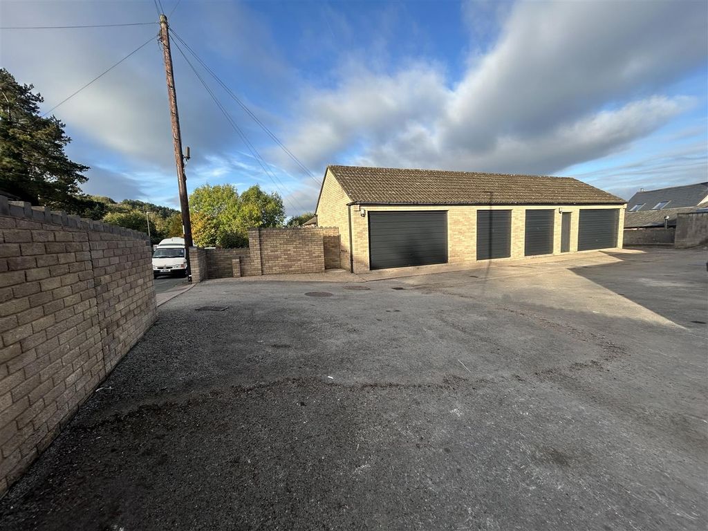 Property photo 2 of 17 Img_7042.Jpg