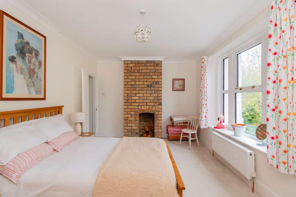 Property photo 3 of 23 0R6Tfs - Bedroom D.Jpg