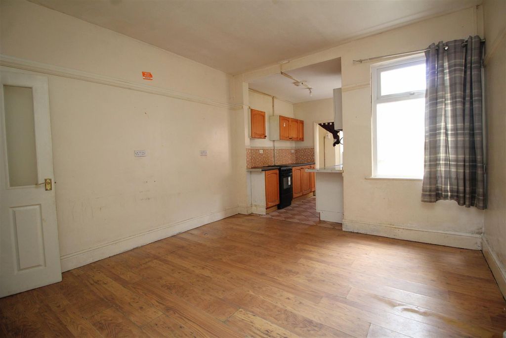 Property photo 3 of 10 Dining Room 1 .Jpg